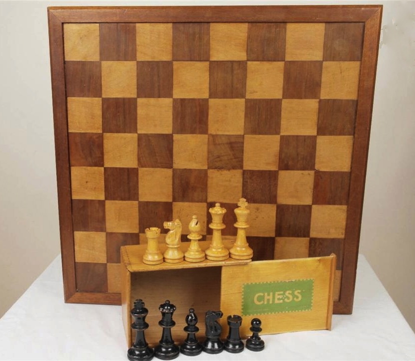 Early 20th Century Chess Board Made By Jacks Of London With Chess Set, 941200